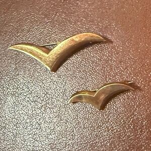 Pair Vintage Tiffany & Co. 18K Yellow Gold Seagull Brooch Pins by Paloma Picasso